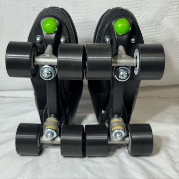 Riedell R3 Cayman Roller Skates Quad Skate for Indoor/Outdoor Black 9 Adult New - Picture 8 of 8